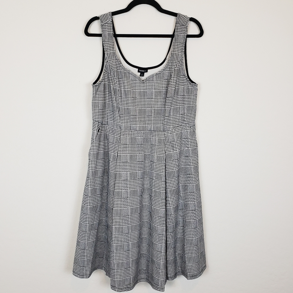 NWT torrid black and white fit and flare dress 2